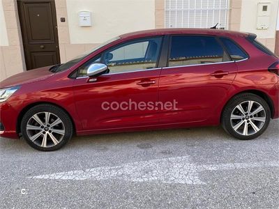 Usado Citroën C4 Shine 120 CV (88 kW) 2015 Granate Berlina