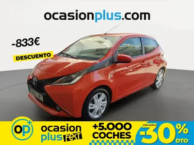 Occasion Toyota Aygo X-play 69 PK (50 kW) 2016 Oranje Hatchback