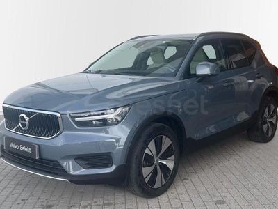 Begagnad Volvo XC40 Momentum 129 HK (94 kW) 2022 Grå SUV