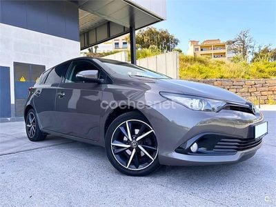 Usado Toyota Auris Business Edition 116 CV (85 kW) 2018 Marrón Berlina