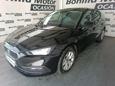 Usado Seat Leon Style 115 CV (84 kW) 2021 Negro Berlina