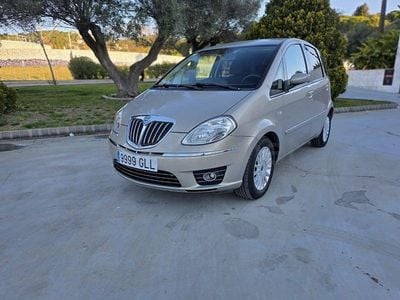Usado Lancia Musa 90 CV (66 kW) 2009 Beige Monovolumen