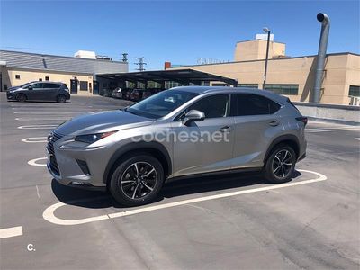 Usado Lexus NX300h Executive Line 197 CV (144 kW) 2018 Gris / plata SUV