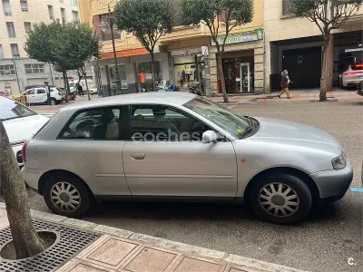 Usado Audi A3 Ambiente 125 CV (91 kW) 1999 Gris / plata Utilitario