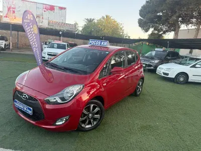Usado Hyundai ix20 90 CV (66 kW) 2018 Granate Utilitario