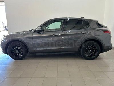 Usado Alfa Romeo Stelvio Super 160 CV (117 kW) 2022 Gris / plata SUV