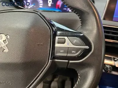 Usado Peugeot 5008 Active 130 CV (95 kW) 2022 SUV