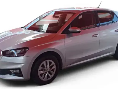 Usado Skoda Fabia Selection 95 CV (69 kW) 2024 Gris Utilitario