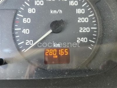 Usado Renault Scénic Authentique 115 CV (84 kW) 2003 Azul Monovolumen