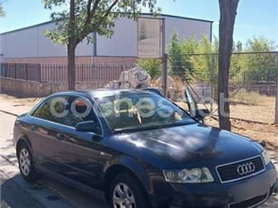Usado Audi A4 115 CV (84 kW) 2001 Azul Berlina