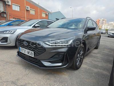 Gris / plata Usado 2024 Ford Focus ST-Line Berlina | 21.500 € (Precio justo)