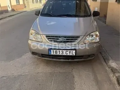Usado Kia Carens EX 112 CV (82 kW) 2004 Gris / plata Monovolumen