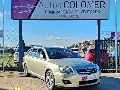 Usado Toyota Avensis Executive 177 CV (130 kW) 2006 Beige Familiar