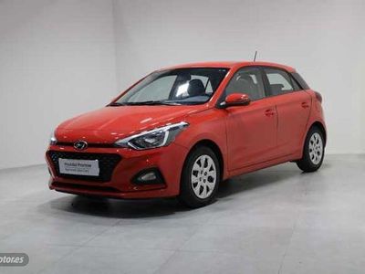 Usado Hyundai i20 75 CV (55 kW) 2018 Rojo