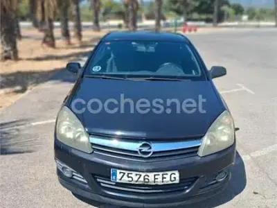 Usado Opel Astra GTC Sport 100 CV (73 kW) 2006 Negro Berlina