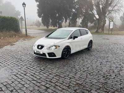 Usado Seat Leon Style 105 CV (77 kW) 2010 Blanco Utilitario
