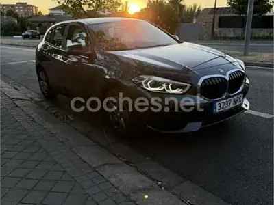 Usado BMW 118 136 CV (100 kW) 2021 Gris / plata Berlina