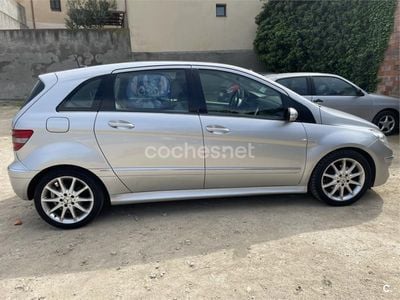 Mercedes B200
