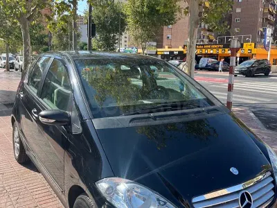 Usado Mercedes A180 Classic 109 CV (80 kW) 2005 Negro Monovolumen