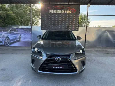 Usado Lexus NX300h Business Edition 197 CV (144 kW) 2021 Gris / plata SUV