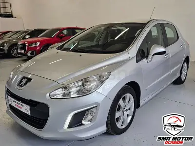 Usado Peugeot 308 Allure 92 CV (67 kW) 2013 Gris / plata Berlina