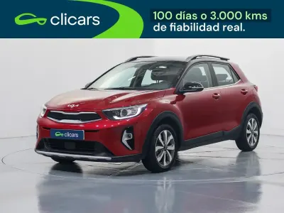 Usado Kia Stonic 84 CV (61 kW) 2022 Rojo SUV