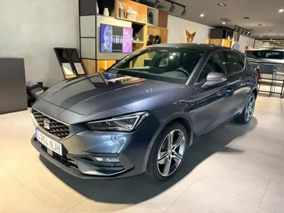 Usado Seat Leon FR 204 CV (150 kW) 2025 Gris/plata