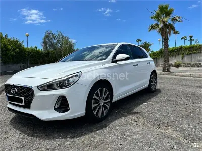 Usado Hyundai i30 120 CV (88 kW) 2018 Blanco Berlina