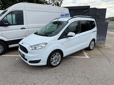 Blanco Usado 2017 Ford Tourneo Courier Ambiente Monovolumen | 10.900 € (Caro)