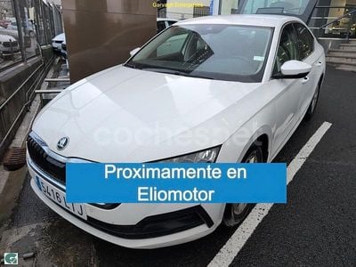 Blanco Usado 2021 Skoda Octavia Ambition Berlina | 17.900 € (Precio justo)