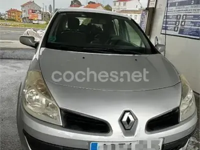 Begagnad Renault Clio II Exception 75 HK (55 kW) 2009 Grå Sedan