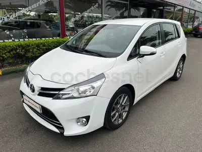 Usado Toyota Verso Advance 112 CV (82 kW) 2015 Blanco Monovolumen