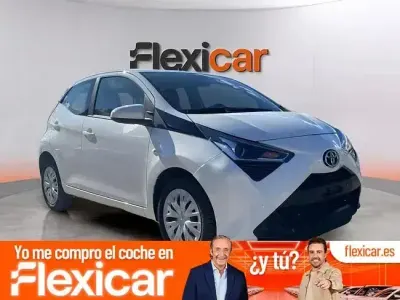 Usado Toyota Aygo X-play 72 CV (52 kW) 2021 Blanco Utilitario