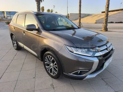 Usado Mitsubishi Outlander Motion 150 CV (110 kW) 2016 Marrón SUV