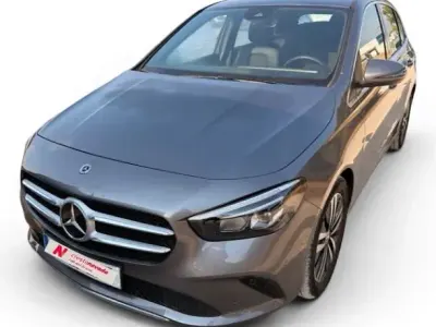 Usado Mercedes B200 150 CV (110 kW) 2022 Gris Utilitario