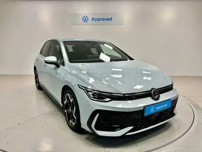 Usado VW Golf VIII R-line 150 CV (110 kW) 2025 Azul Berlina
