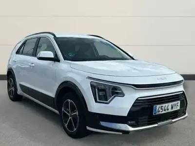 Usado Kia Niro 129 HP (94 kW) 2025 Branco SUV