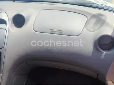 Usado Toyota Celica 143 CV (105 kW) 2003 Gris / plata Coupe