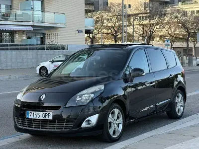 Usado Renault Grand Scénic II Exception 130 CV (95 kW) 2009 Negro Monovolumen