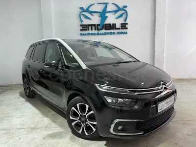 Usado Citroën C4 SpaceTourer Shine 130 CV (95 kW) 2020 Negro Monovolumen