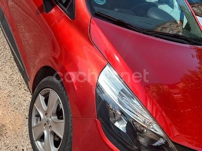 Granate Usado 2016 Renault Clio IV Authentique Berlina | 8500 € (Precio justo)
