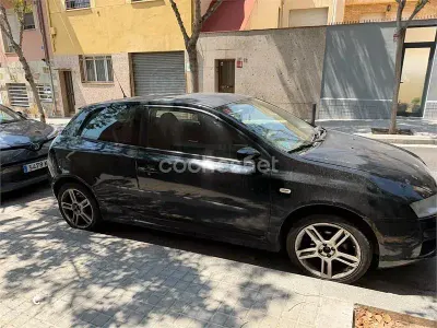 Usado Fiat Stilo Racing 103 CV (75 kW) 2006 Negro Berlina