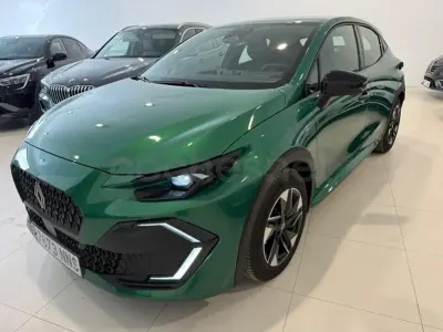 Nuevo Renault Clio V Techno 114 CV (83 kW) 2026 Verde Berlina