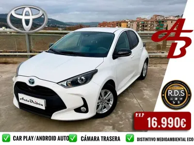 Usado Toyota Yaris Style 116 CV (85 kW) 2022 Blanco Utilitario