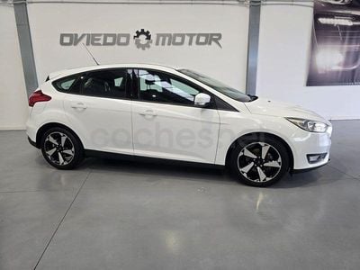 Usado Ford Focus Trend 120 CV (88 kW) 2016 Blanco Berlina