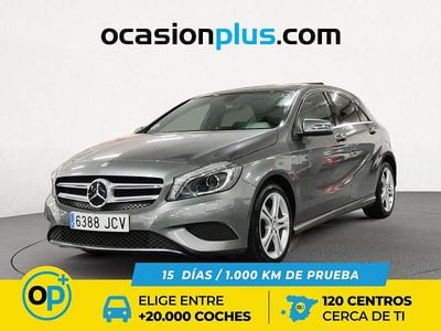 Usado Mercedes A180 Style 109 CV (80 kW) 2015 Gris Utilitario