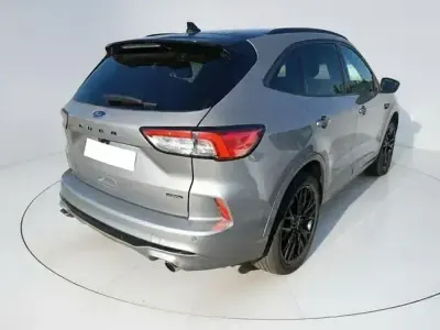 Usado Ford Kuga ST-Line 226 CV (166 kW) 2023 Gris SUV