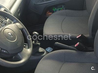 Gris / plata Usado 2007 Renault Clio II Campus Berlina | 3299 € (Precio justo)
