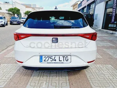 Usado Seat Leon Style 115 CV (84 kW) 2021 Blanco Berlina