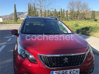 Usado Peugeot 2008 Allure 110 CV (80 kW) 2017 Rojo SUV